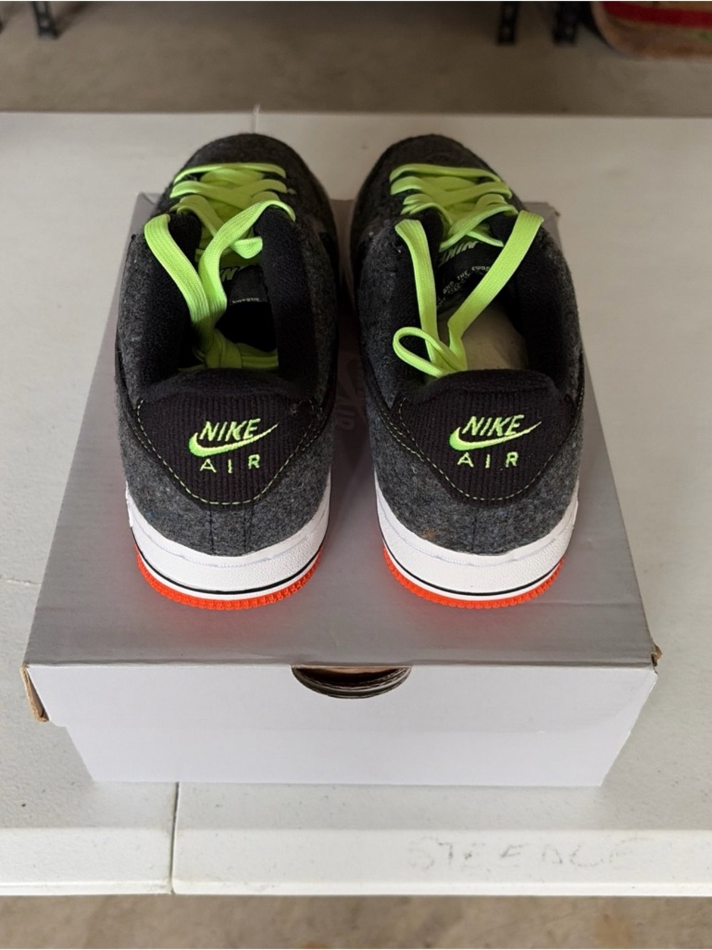 Nike Air Force 1 LV8 GS Halloween - Black Ghost Green - Size 5Y - Picture 3 of 6